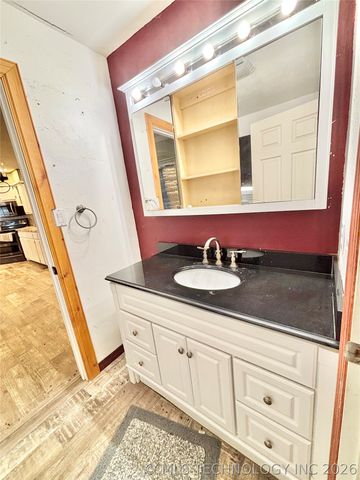 230 W Wolfhunters Lane, Mcalester, OK 74501