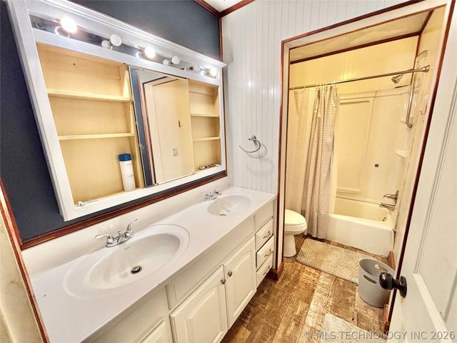 230 W Wolfhunters Lane, Mcalester, OK 74501