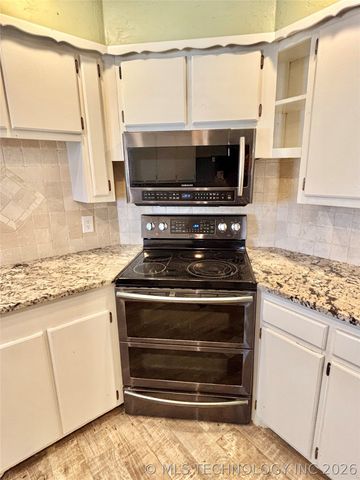 230 W Wolfhunters Lane, Mcalester, OK 74501
