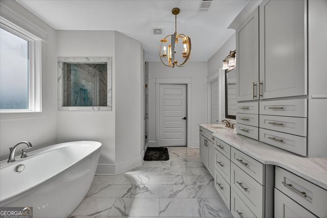 105 Fox Court, Forsyth, GA 31029