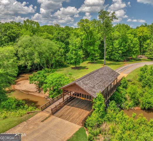 105 Fox Court, Forsyth, GA 31029