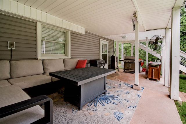 2 Purfleet Drive, Bella Vista, AR 72715