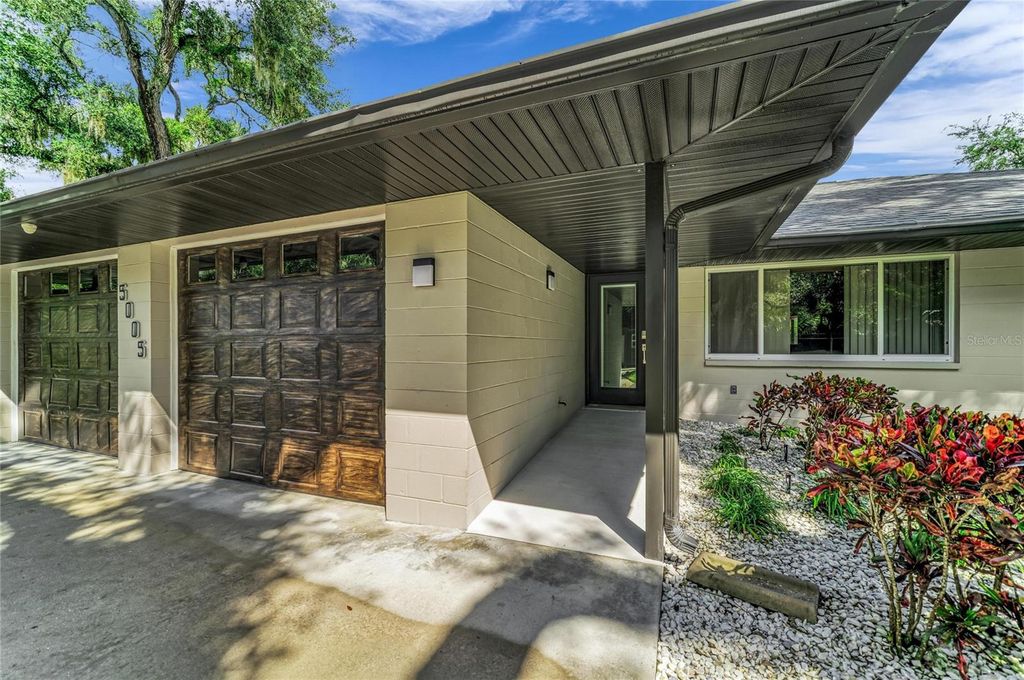 Image 13 of property listing at Address unavailable.