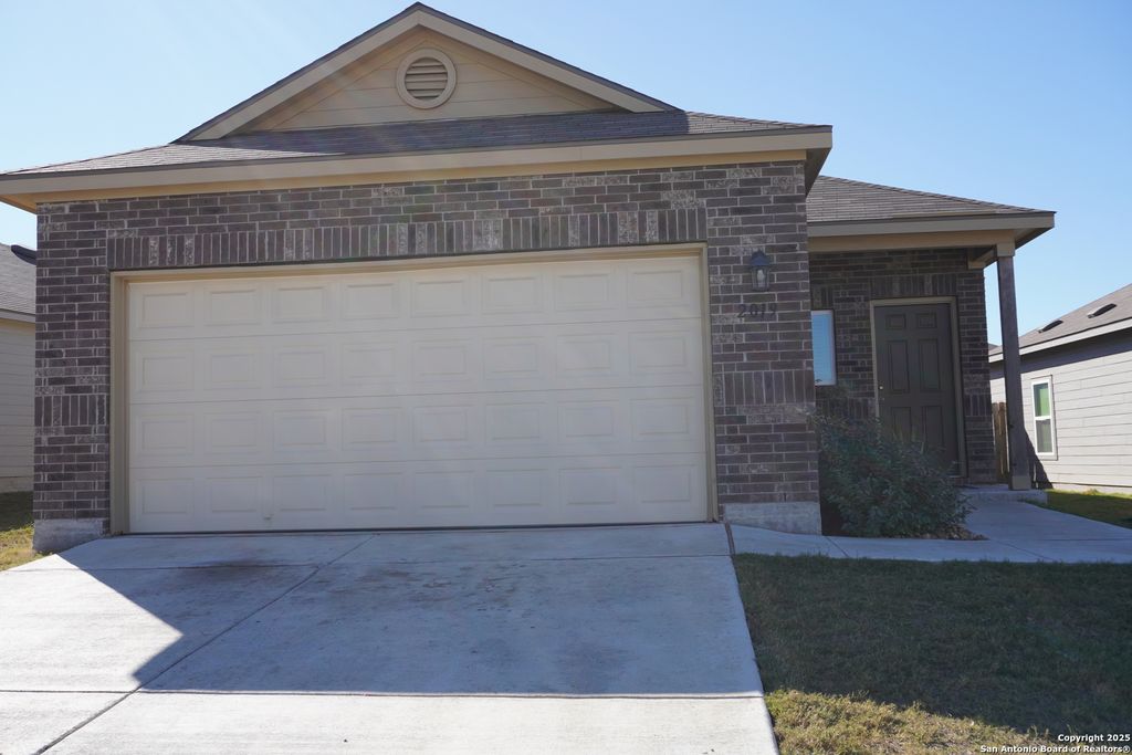 2019 Marshall Manors, Converse, TX 78263