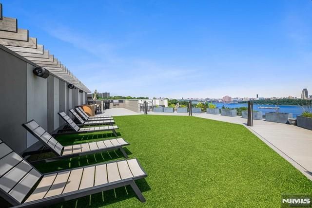 320 Adolphus Avenue 808, Cliffside Park, NJ 07010