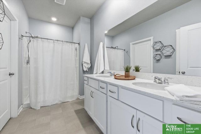 10903 S 176 Street, Omaha, NE 68136