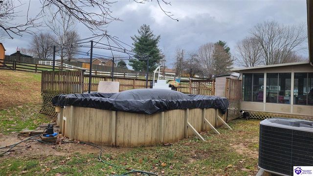 215 Carey Lane, Elizabethtown, KY 42701