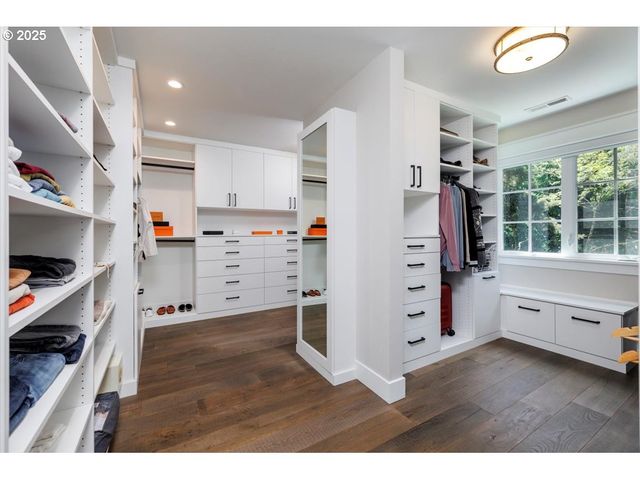 1051 FOREST MEADOWS Way, Lake Oswego, OR 97034