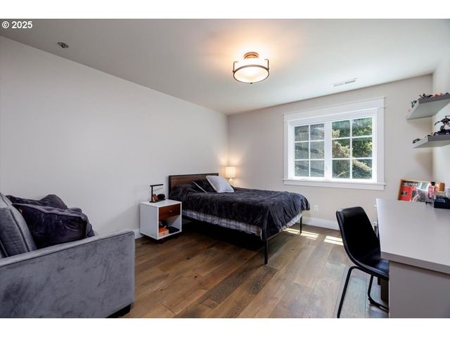 1051 FOREST MEADOWS Way, Lake Oswego, OR 97034