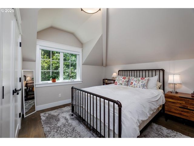 1051 FOREST MEADOWS Way, Lake Oswego, OR 97034