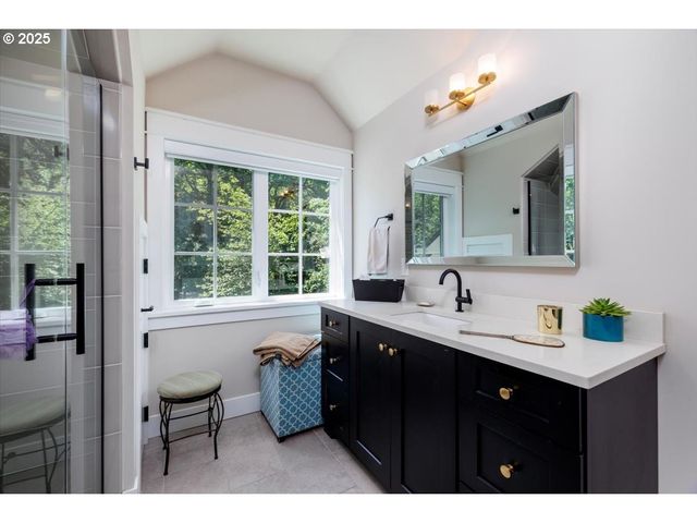 1051 FOREST MEADOWS Way, Lake Oswego, OR 97034