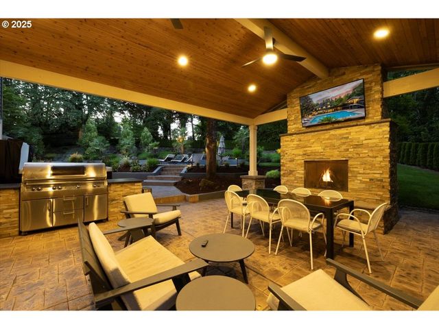 1051 FOREST MEADOWS Way, Lake Oswego, OR 97034