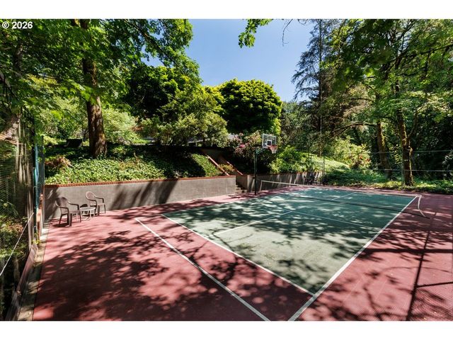 1051 FOREST MEADOWS Way, Lake Oswego, OR 97034