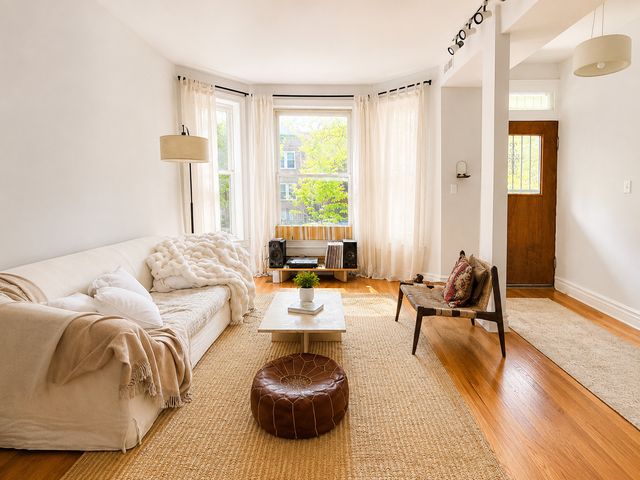 2833 N Albany Avenue 1A, Chicago, IL 60618