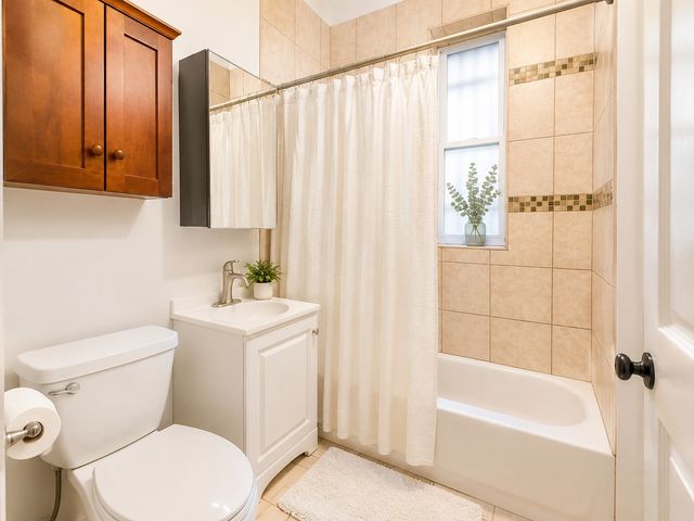 2833 N Albany Avenue 1A, Chicago, IL 60618