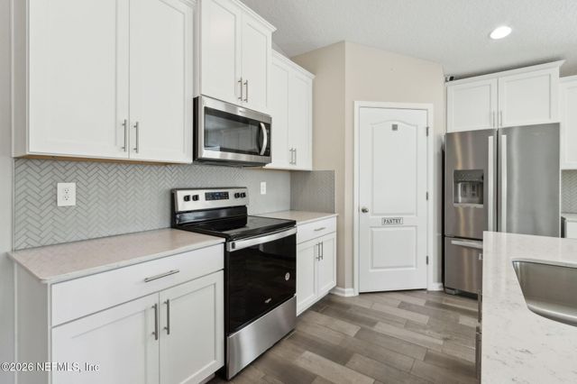 65860 EDGEWATER Drive, Yulee, FL 32097