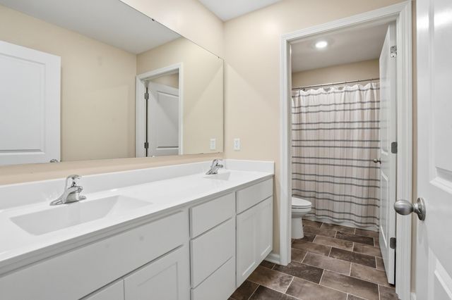 185 Aviana Avenue, Hobart, IN 46342