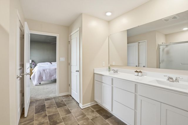 185 Aviana Avenue, Hobart, IN 46342