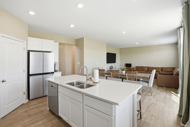 185 Aviana Avenue, Hobart, IN 46342