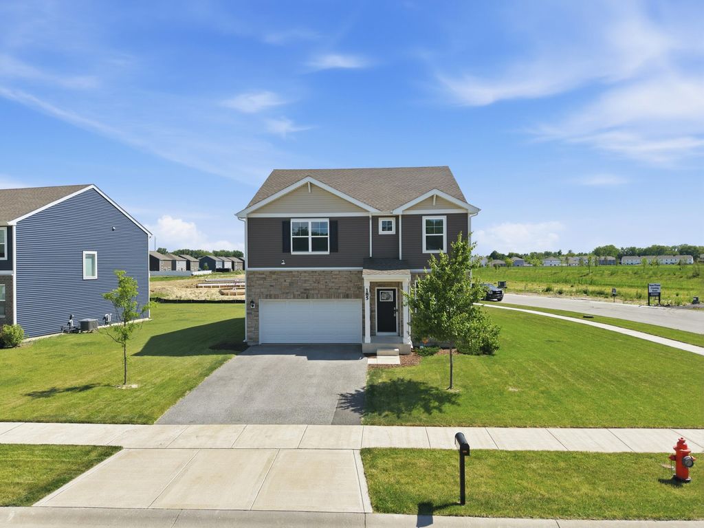 185 Aviana Avenue, Hobart, IN 46342
