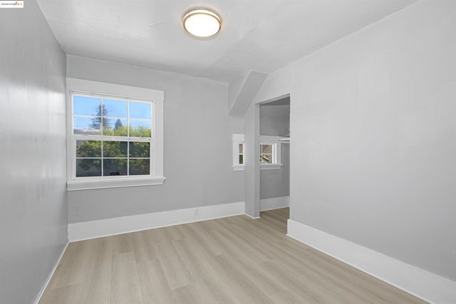 2207 E 19th St, Oakland, CA 94606