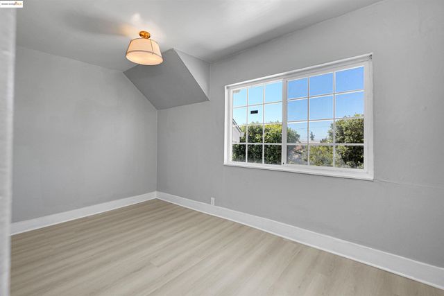 2207 E 19th St, Oakland, CA 94606