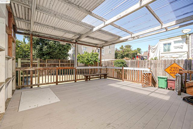 2207 E 19th St, Oakland, CA 94606