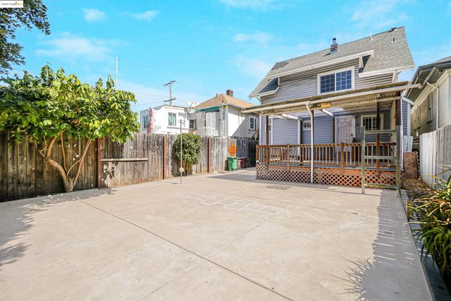 2207 E 19th St, Oakland, CA 94606