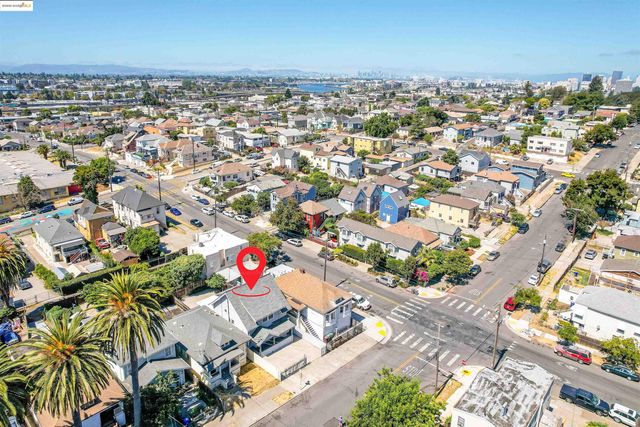 2207 E 19th St, Oakland, CA 94606