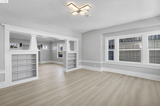 2207 E 19th St, Oakland, CA 94606