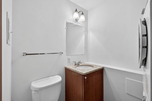 2700 W 44th Street 104, Minneapolis, MN 55410