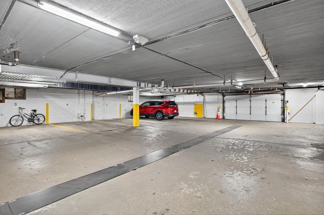 2700 W 44th Street 104, Minneapolis, MN 55410