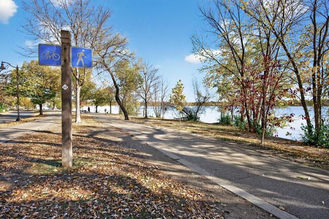 2700 W 44th Street 104, Minneapolis, MN 55410