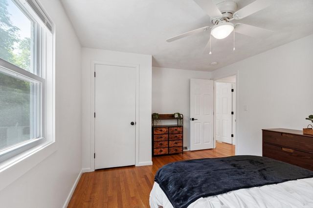 4 Louis Rd, Tewksbury, MA 01876
