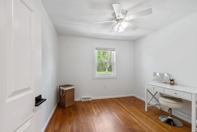 4 Louis Rd, Tewksbury, MA 01876