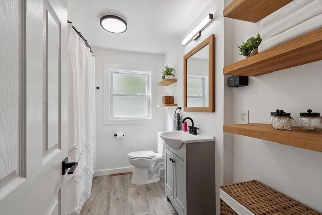 4 Louis Rd, Tewksbury, MA 01876