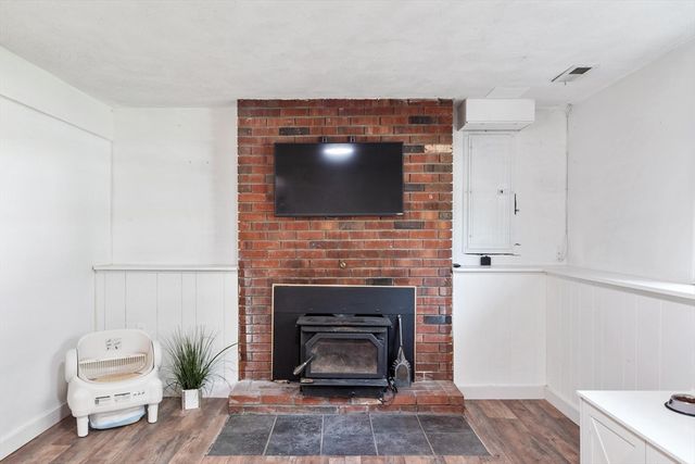 4 Louis Rd, Tewksbury, MA 01876