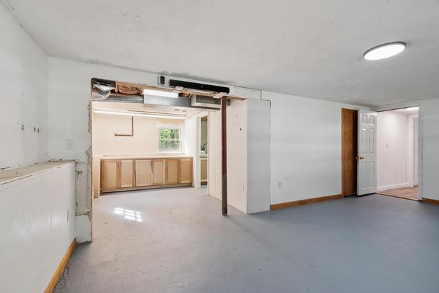 4 Louis Rd, Tewksbury, MA 01876