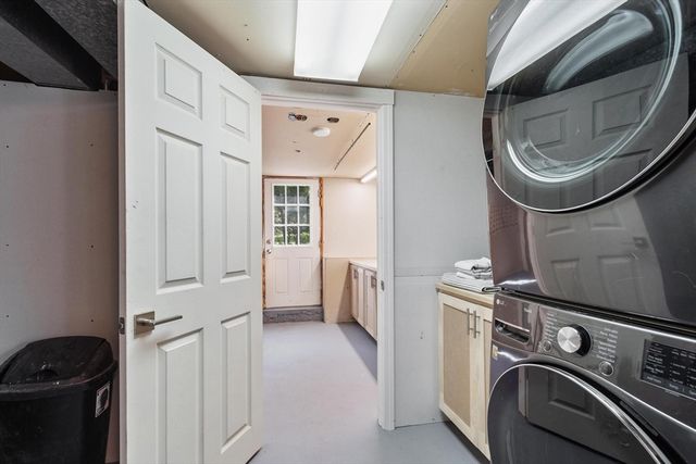 4 Louis Rd, Tewksbury, MA 01876