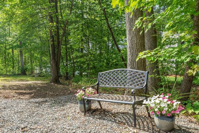 4 Louis Rd, Tewksbury, MA 01876