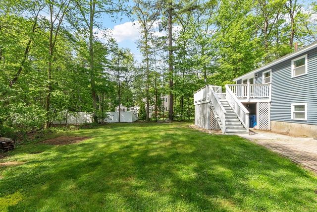 4 Louis Rd, Tewksbury, MA 01876