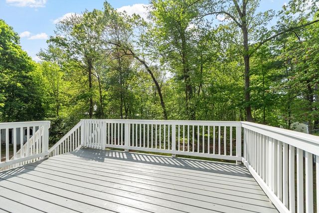 4 Louis Rd, Tewksbury, MA 01876