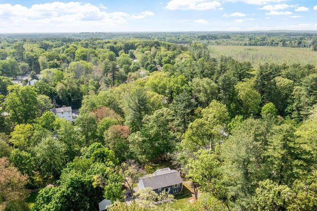 4 Louis Rd, Tewksbury, MA 01876