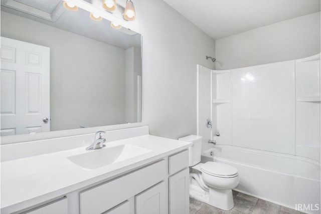 3312 Falling Oak Drive, Mishawaka, IN 46544