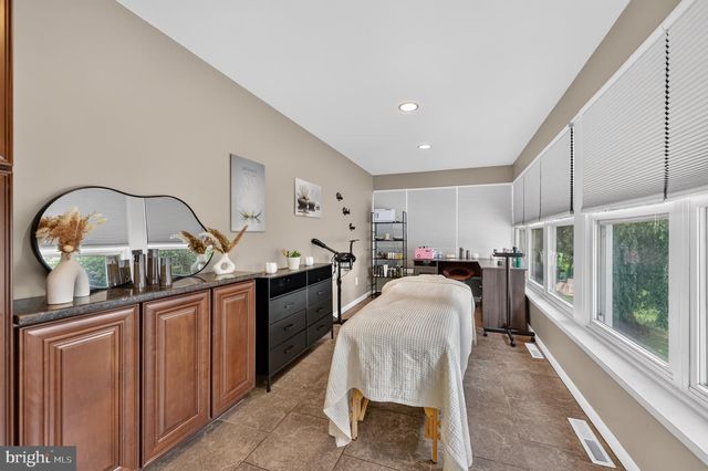 422 CONARD DR, Springfield, PA 19064