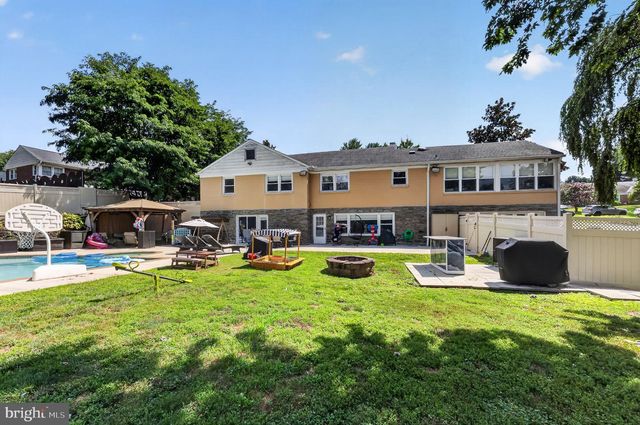 422 CONARD DR, Springfield, PA 19064