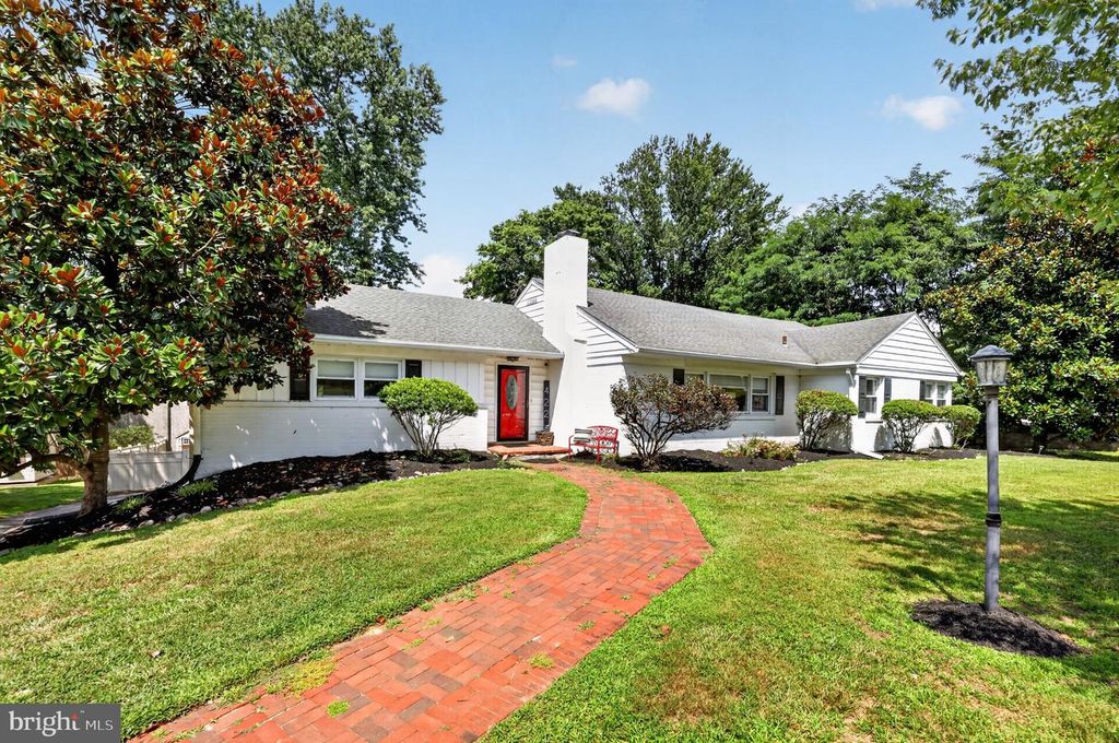 422 CONARD DR, Springfield, PA 19064