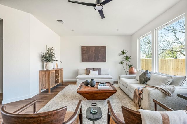 1516 Natural Bridge LN, Pflugerville, TX 78660