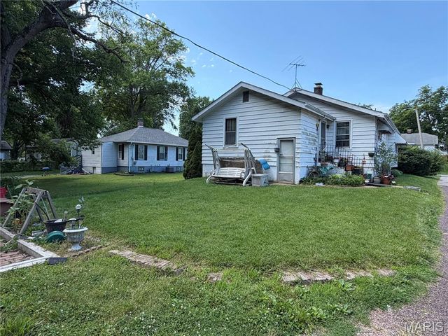 613 Wabash Avenue, Belleville, IL 62220