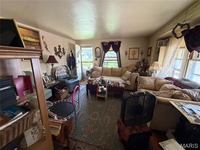 613 Wabash Avenue, Belleville, IL 62220